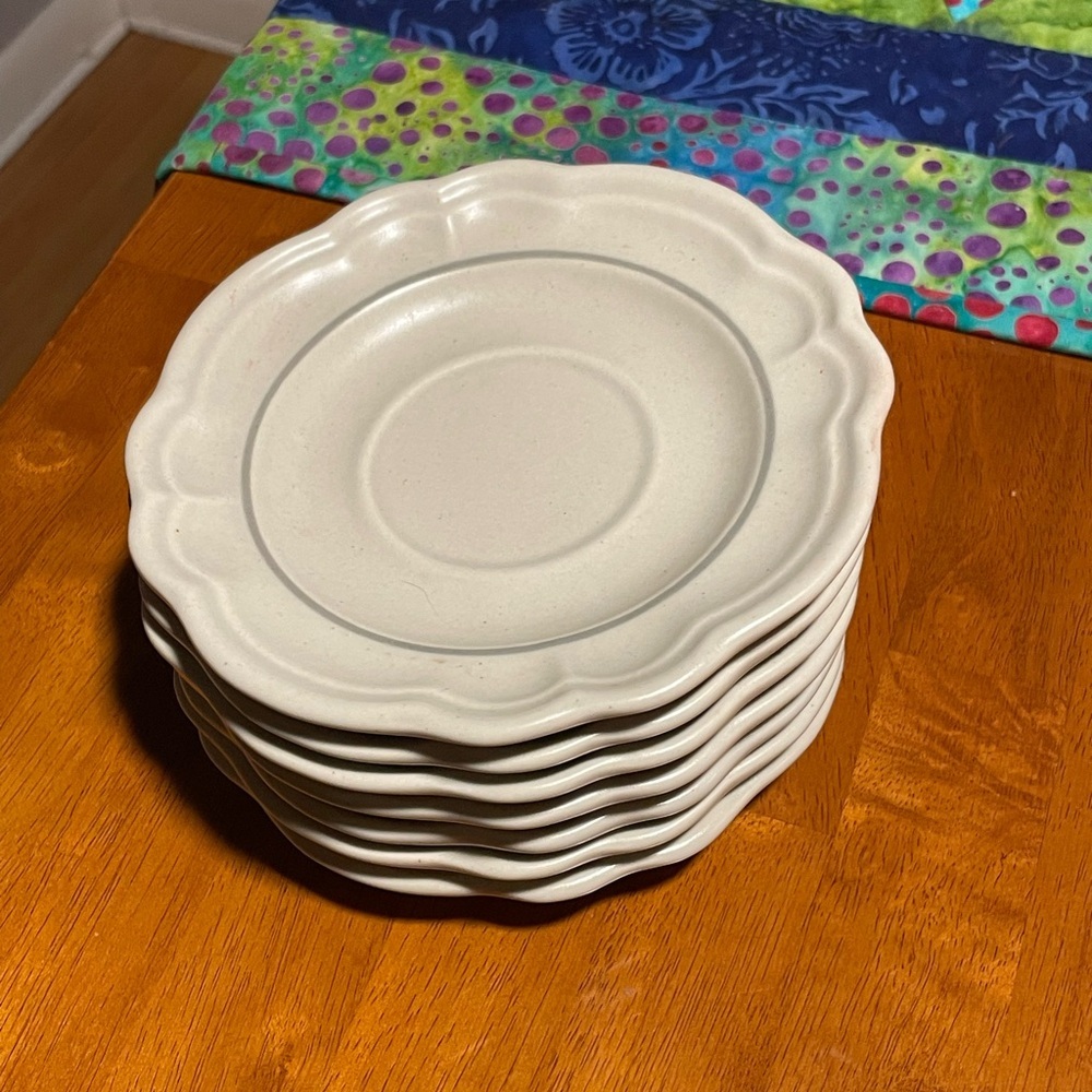 Vintage Preowned Pfaltzgraff “Heirloom” Gray Floral Dishes - Set of 28 - Picture 5 of 14